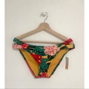 SOLD Kona Sol Women’s Bikini Bottoms